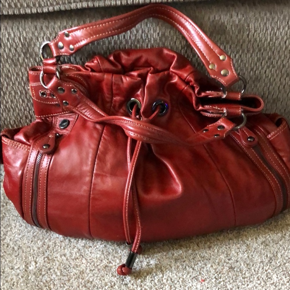 Hype red soft leather shoulder bag